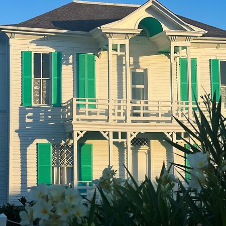 Lotus Galveston Hotell Exteriör bild